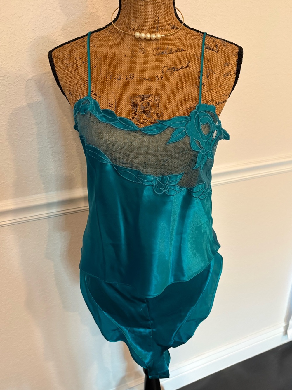 Vintage Victoria’s Secret Gold Label Med Teal Satin Lace Camisole Shorties AS IS